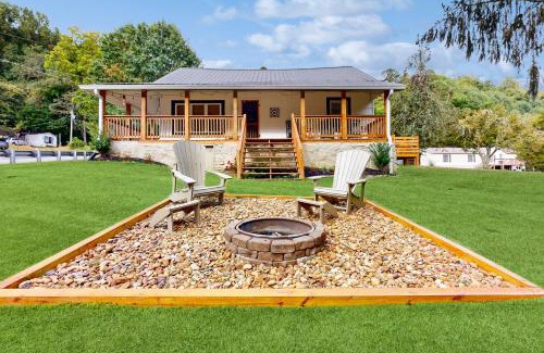 Whittier House | Meet Me At The Creek