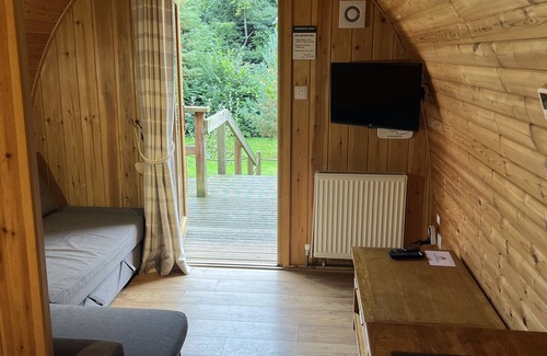 Marshbrook Apartment | mega pod 5 - a mega pod that sleeps 4 guests in 1 bedroom
