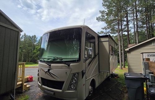 Chickamauga Lake House | MEGA'S home away from home is centrally located to many of East Tn attractions
