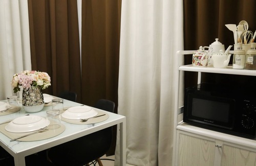 Balibago Condo | Megan Montagne Suite with AC and WiFi in marvelous City of Santa Rosa