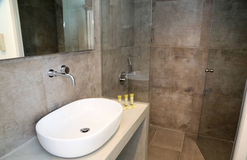 Agios Serafim Hotel | Megara Hotel