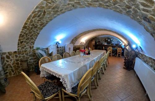 Mehadica House | Mehadica House
