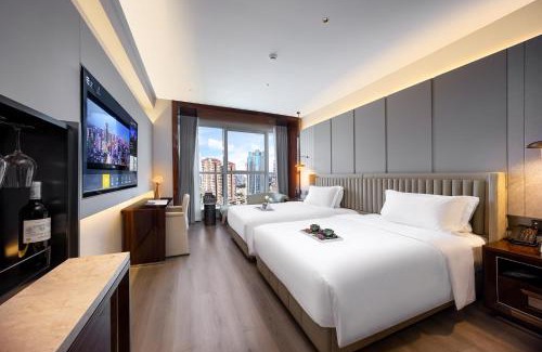 Yuexiu Hotel | Mehood Elegant Hotel Guangzhou Ersha Island Pearl River Night Tour - Complimentary Shuttle Bus between hotel to Canton Fair Complex during Canton Fair