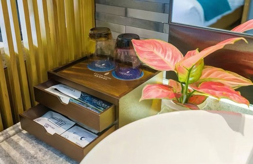 Panyu Hotel | Mehood Lestie International Hotel Nancun Wanbo Metro Station Branch