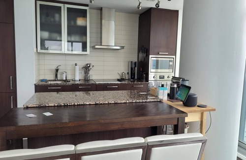 Toronto Entertainment District Apartment | mehri suites