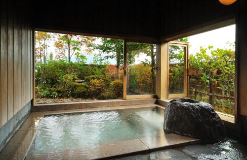 Kaminoyama Hotel | Meigetsuso