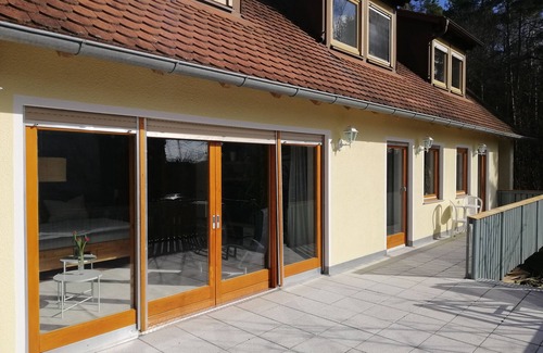 Aue Apartment | mein.guesthouse - apartment 1 - approx. 45sqm with large sun terrace