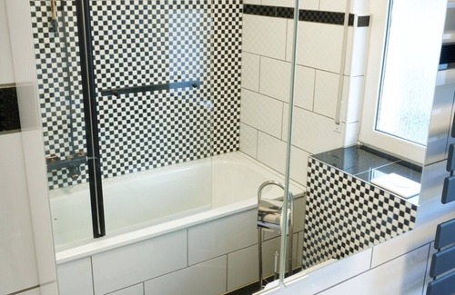 Meinerzhagen House | Meinerzhagen - Schöne Unterkunft mit Kamin