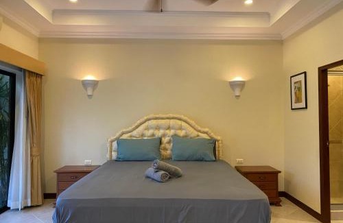 Pratumnak Hill Villa | mejestic green garden villa