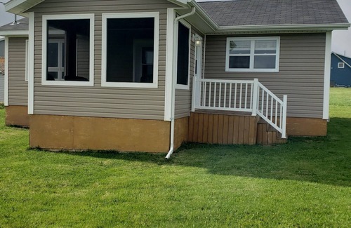 Savage Harbour Cottage | Mel's Place - Minutes walk to the beach