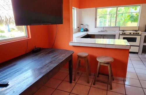 Centro House | MELAQUE'S BEACH HOUSE