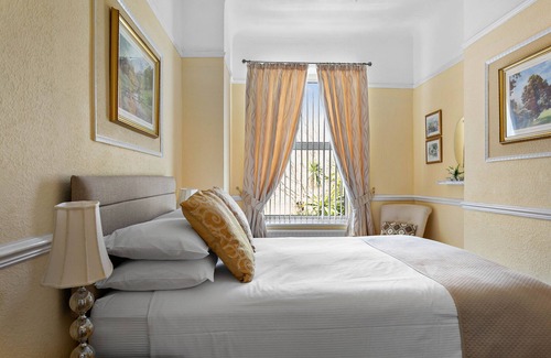 Torquay City Centre Bed & Breakfast | Melba House
