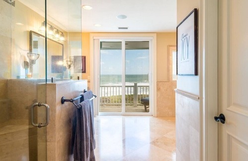Melbourne Beach Villa | Melbourne Beach Oceanfront Villa w/Pool