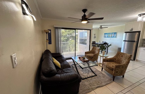 Melbourne Condo | Melbourne Harbor -Top floor condo over Crane Creek - 5 mins to the beach