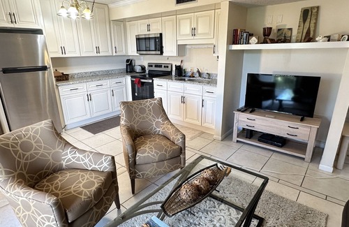Melbourne Condo | Melbourne Harbor -Top floor condo over Crane Creek - 5 mins to the beach