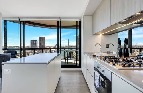 Docklands Apartment | Melbourne Lifestyle Apartments - Best Views on Collins