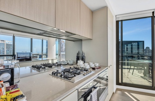Docklands Apartment | Melbourne Lifestyle Apartments - Best Views on Collins