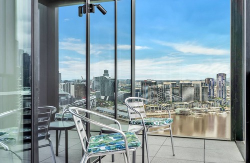 Docklands Apartment | Melbourne Lifestyle Apartments - Best Views on Collins