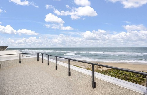 New Melbourne Beach House | Melbourne Oasis: Beach access, pool & rooftop deck