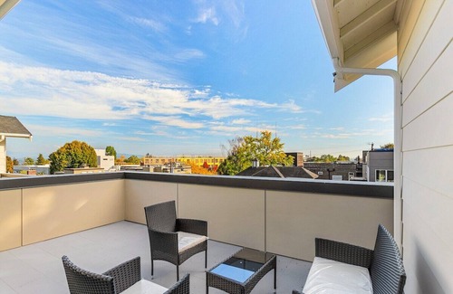 Capitol Hill Apartment | Meleys' Crimson Keep: Driftmark's Suite