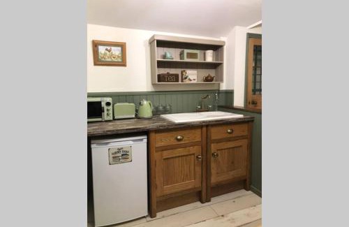 Long Melford Apartment | Melford Allotment Shed-Vintage Lodge Suffolk