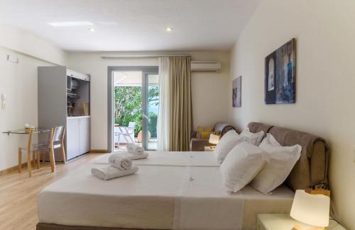 Karfas Apartment | Melia Sol Art Studios