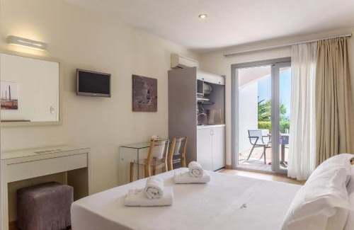 Karfas Apartment | Melia Sol Art Studios