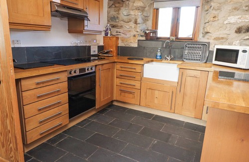 Dinas Cottage | MELIN Y CIM, pet friendly, character holiday cottage in Caernarfon
