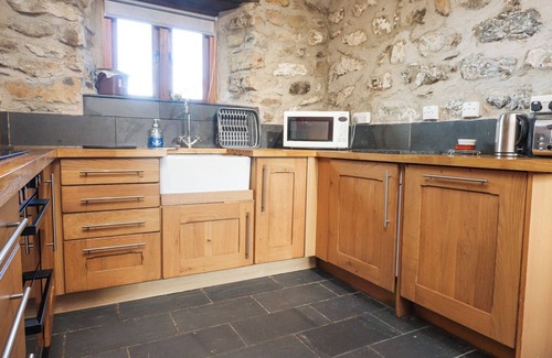 Dinas Cottage | MELIN Y CIM, pet friendly, character holiday cottage in Caernarfon