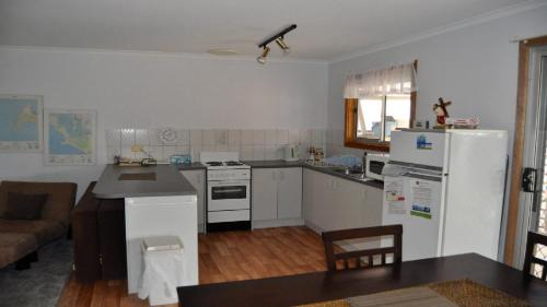 Lake Wangary House | Melina's Cottage Is A Neat, Tidy, Budget Property