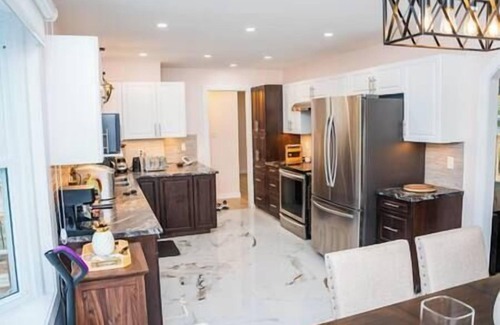Wasaga Beach House | Melittas Riverfront villa King Bed Sauna Game Room