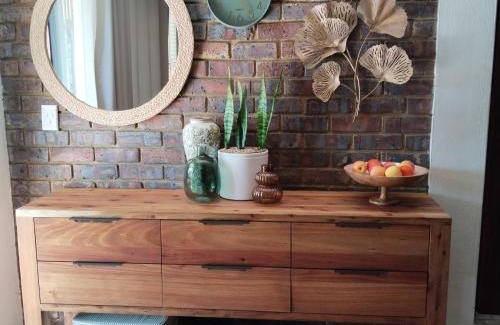 Emalahleni Apartment | Melkbos Place