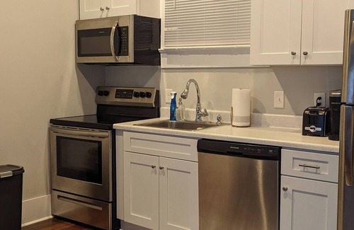 Eastside House | Mellow ☮ BnB, a NEW 3/1.5 in Victorian District