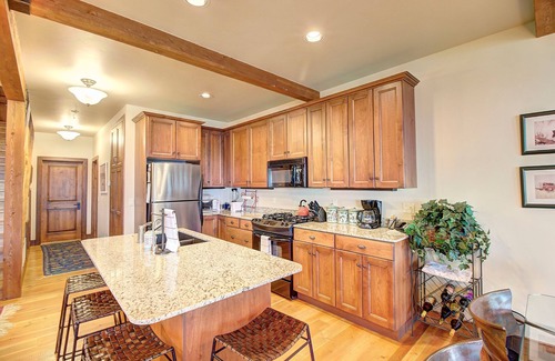 Northwest Montana - Glacier National Park House | Mellow Cove Retreat! Private Dock and Outdoor Kitchen!