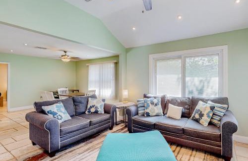 Bayou Oaks House | Mellow Memories