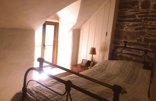 Glyn Ceiriog Cottage | Mellow Mountain Eco Retreat exclusive use with Tipi, wood burning Hot Tub, Sauna