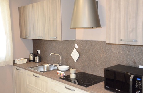 Lazise Apartment | "MELOGRANO" Charming Apartment with Pool in Lazise on Lake Garda.