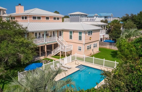 Tang-O-Mar House | Melomar – Updated Retreat with Private Pool, Beach Access & Golf Cart!
