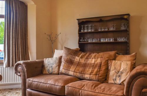 Clitheroe House | Melrose