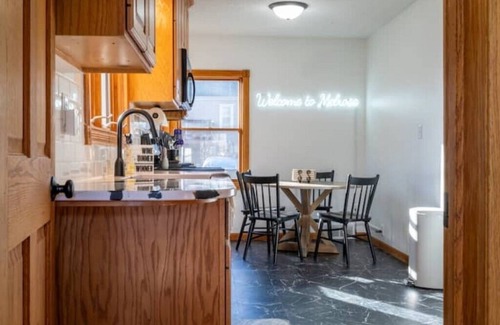 University Heights House | Melrose Place - Kinnick's Best Game Day Experience