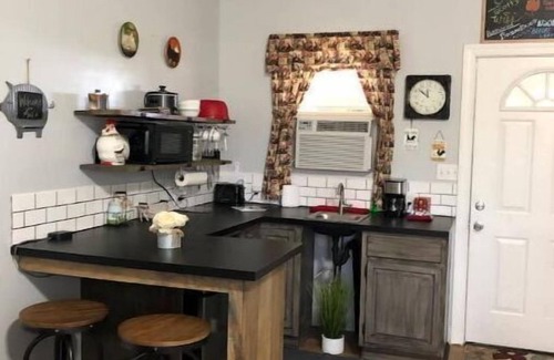 Stokes Apartment | Mel’s Country Cottage