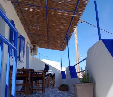 Anafi Apartment | Meltemi Rooms and Studios