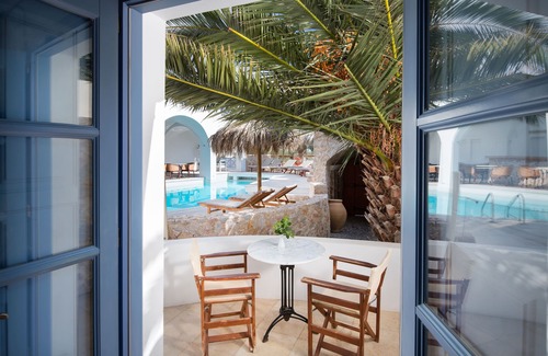 Perissa Apartment | Meltemi Suites