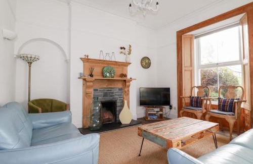 Maenporth House | Melvill House