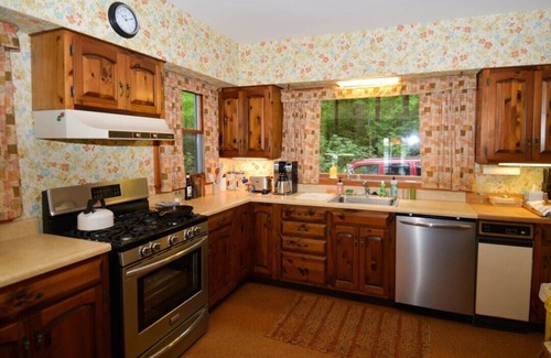 Melvin Village House | Melvin Bay escape - Lake Winnipesaukee amazing sunsets!