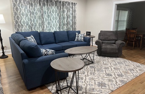 Jacksonville House | Melvin’s Place - newly renovated spacious 2 bdrm 1 bath home.