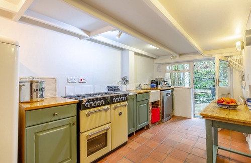 Little Petherick House | Melyn Wood Cottage - Five Bedroom House, Sleeps 10