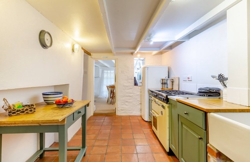 Little Petherick House | Melyn Wood Cottage - Five Bedroom House, Sleeps 10