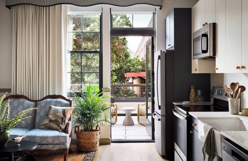 Arts/Warehouse District Apartment | Memoir Warehouse District