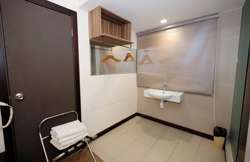 Taman Charming Hotel | Memoire Hornbill Hotel Kuching Sarawak